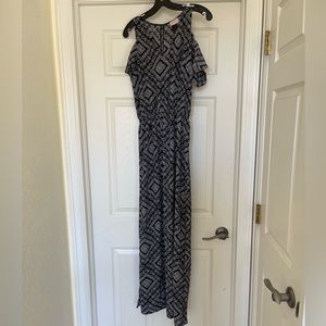 Love Ady Black White Printed Maxi Dress Cold Shoulder Side Hem Slits Size M GUC